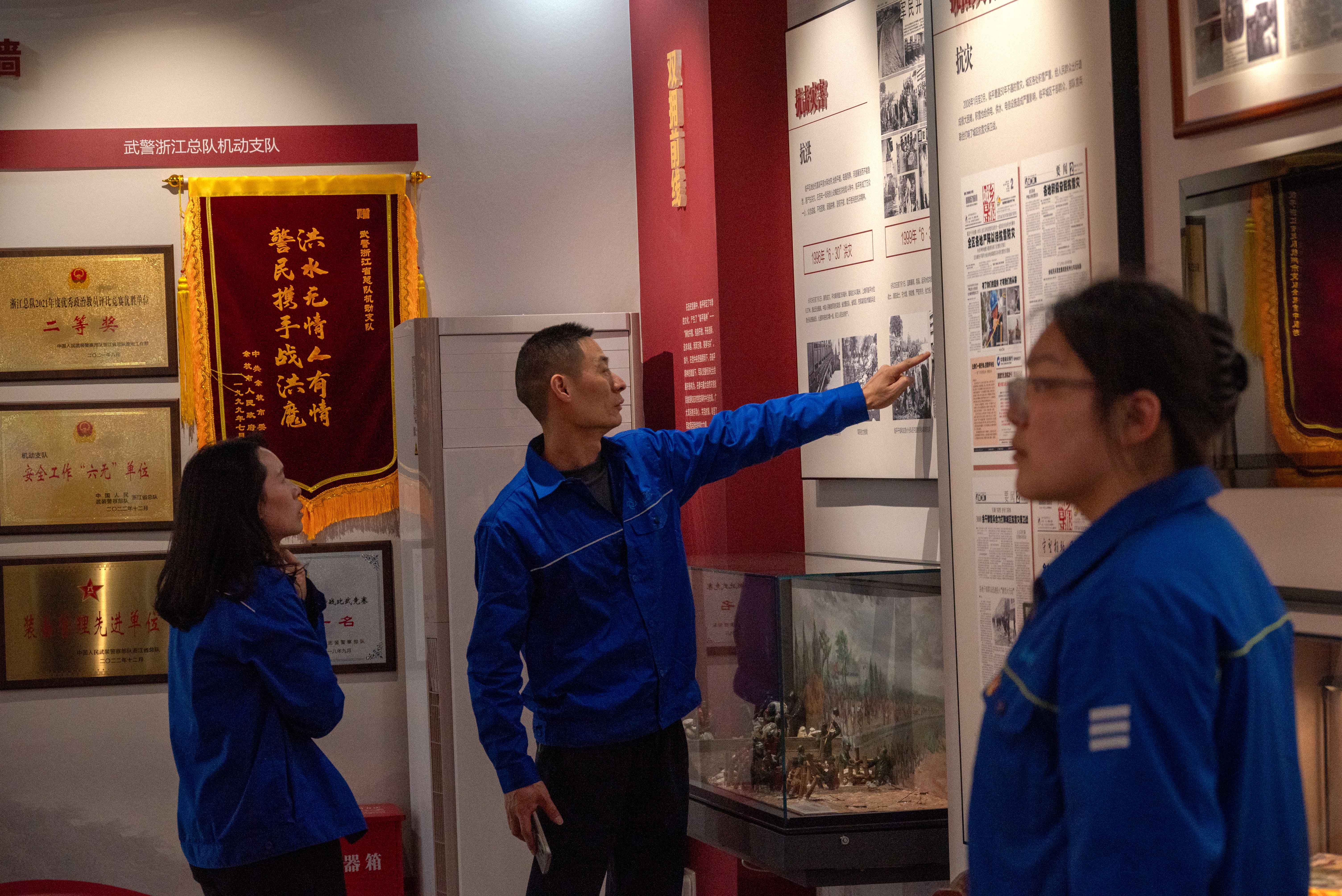 1743647593829953.jpg 臨平區(qū)雙擁陳列館-參觀2.jpg